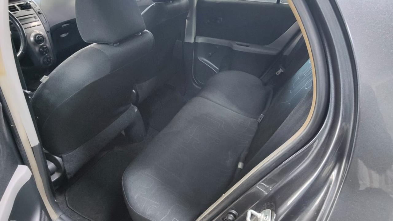 Toyota Yaris 1.0 5 Porte