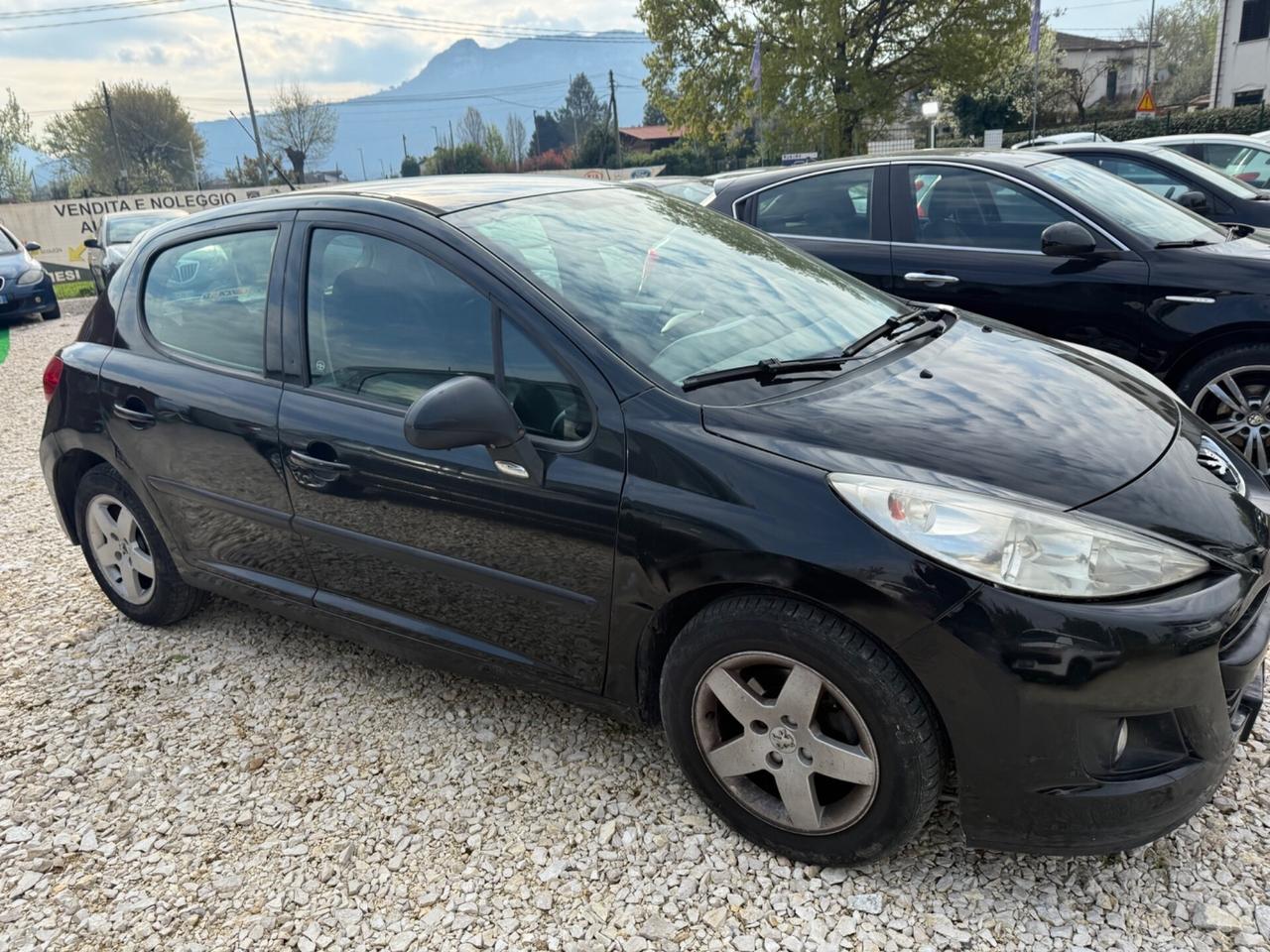 Peugeot 207 1.6 HDi 90CV 5p.neopatentati