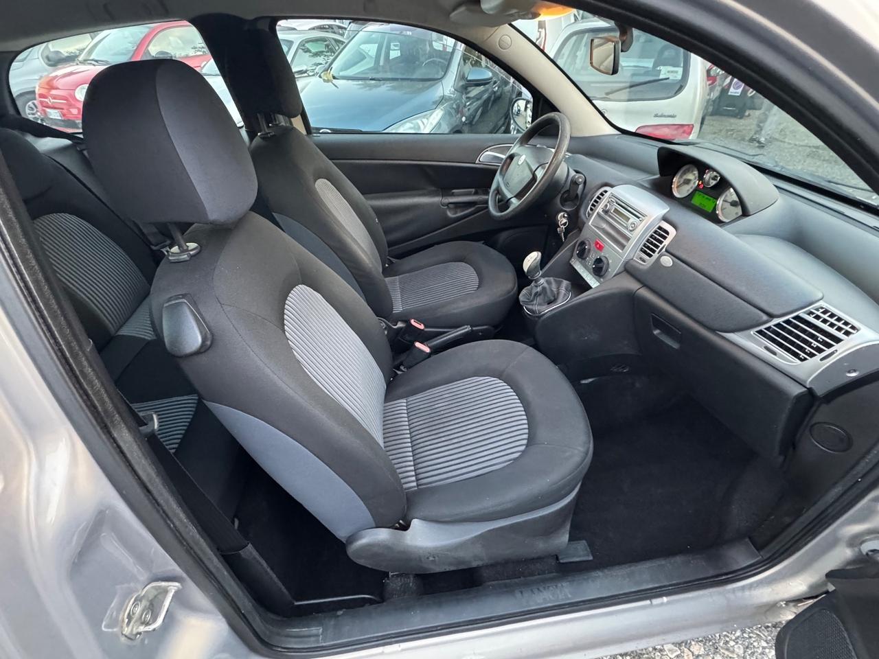 Lancia Ypsilon 1.4 Platino