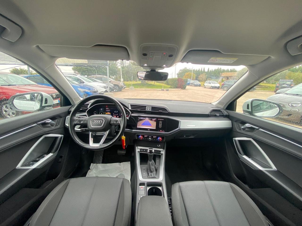 Audi Q3 45 TFSI e S tronic Business