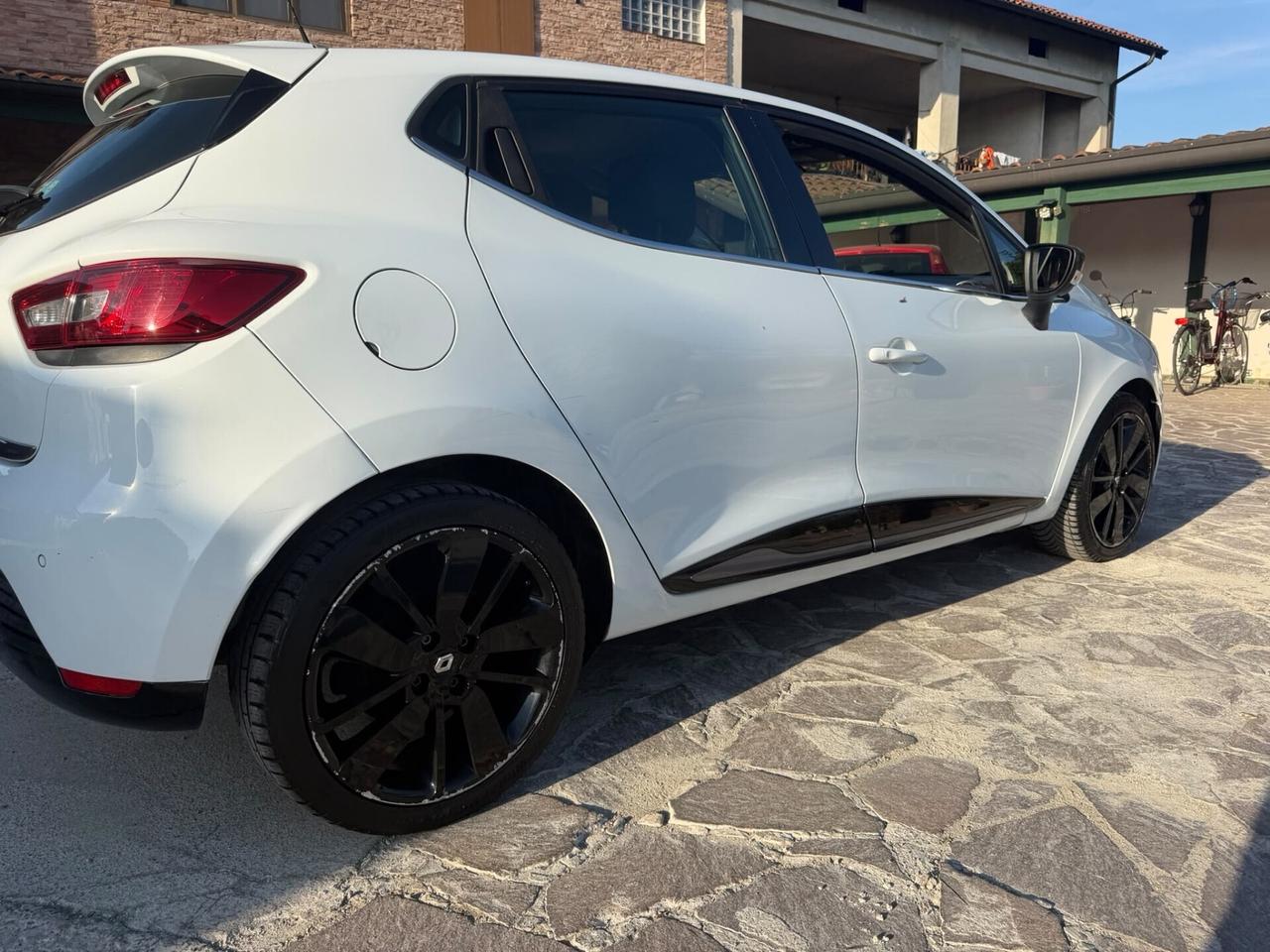 Renault Clio 0.9 TCe 12V 90CV 5 porte Costume National neopatentati