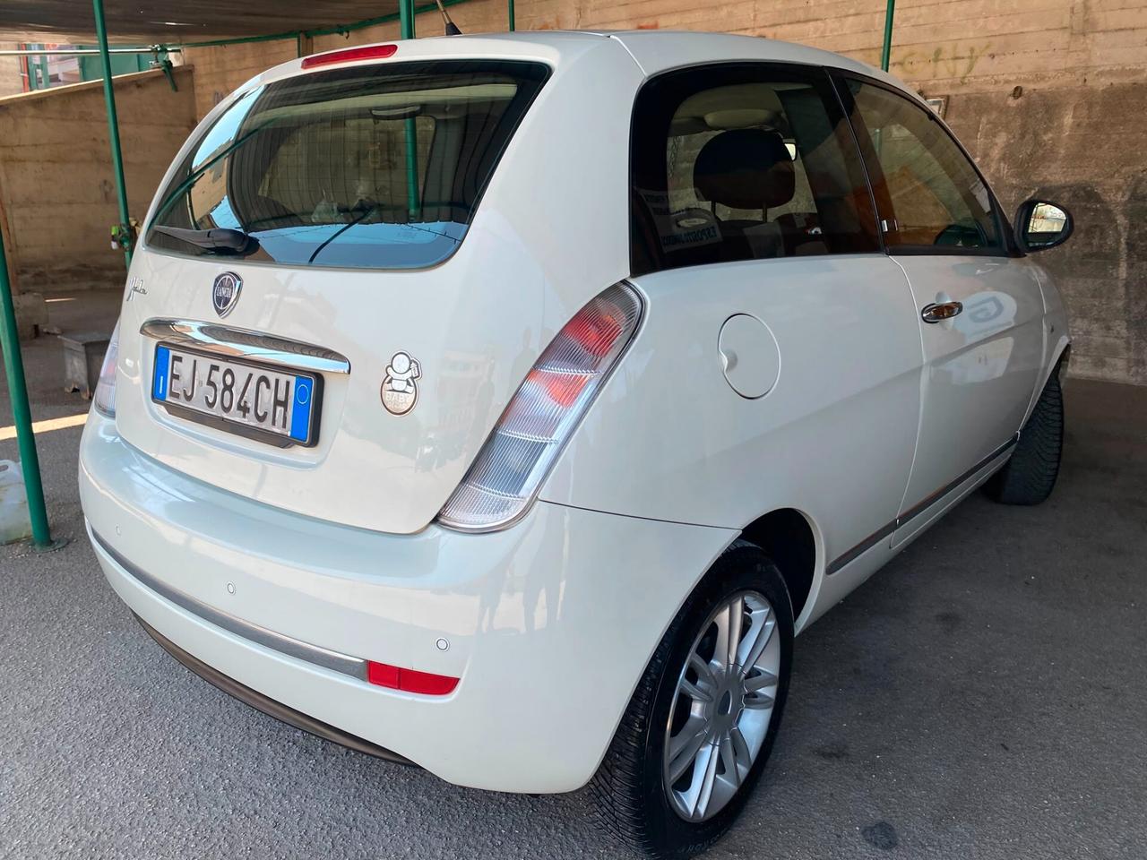 Lancia Ypsilon 1.2benz 69 CV Diva full opt 2011