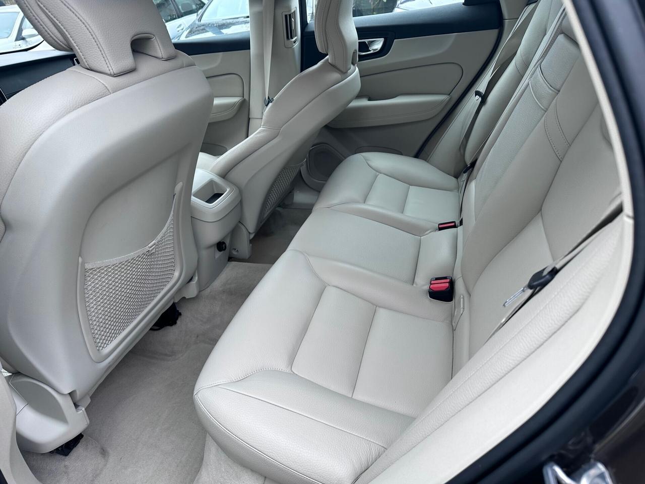 Volvo XC 60 D4 AWD Geartronic Inscription*EURO6*PELLE*NAVI