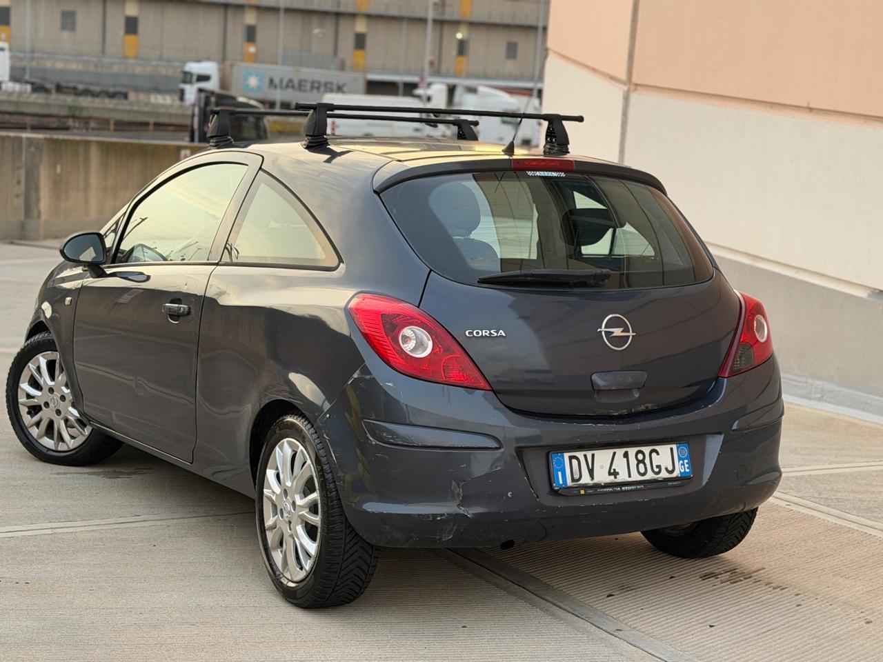 Opel Corsa 1.2 benzina 2009 leggere descrizione