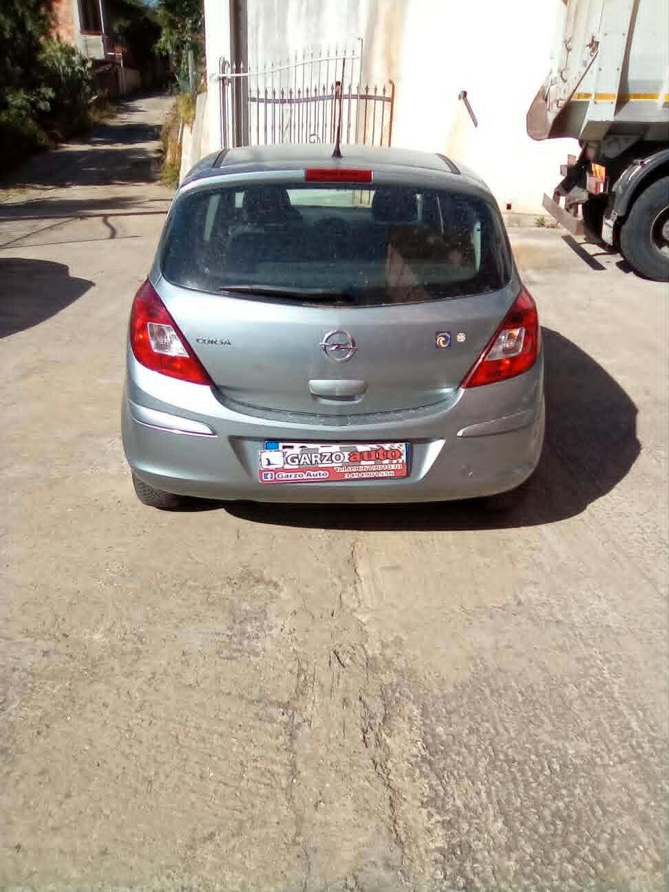 Opel corsa 1.2 5 porte gpl