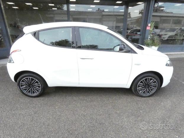 LANCIA Ypsilon 1.0 FireFly 5 porte S&S Hybrid Ec
