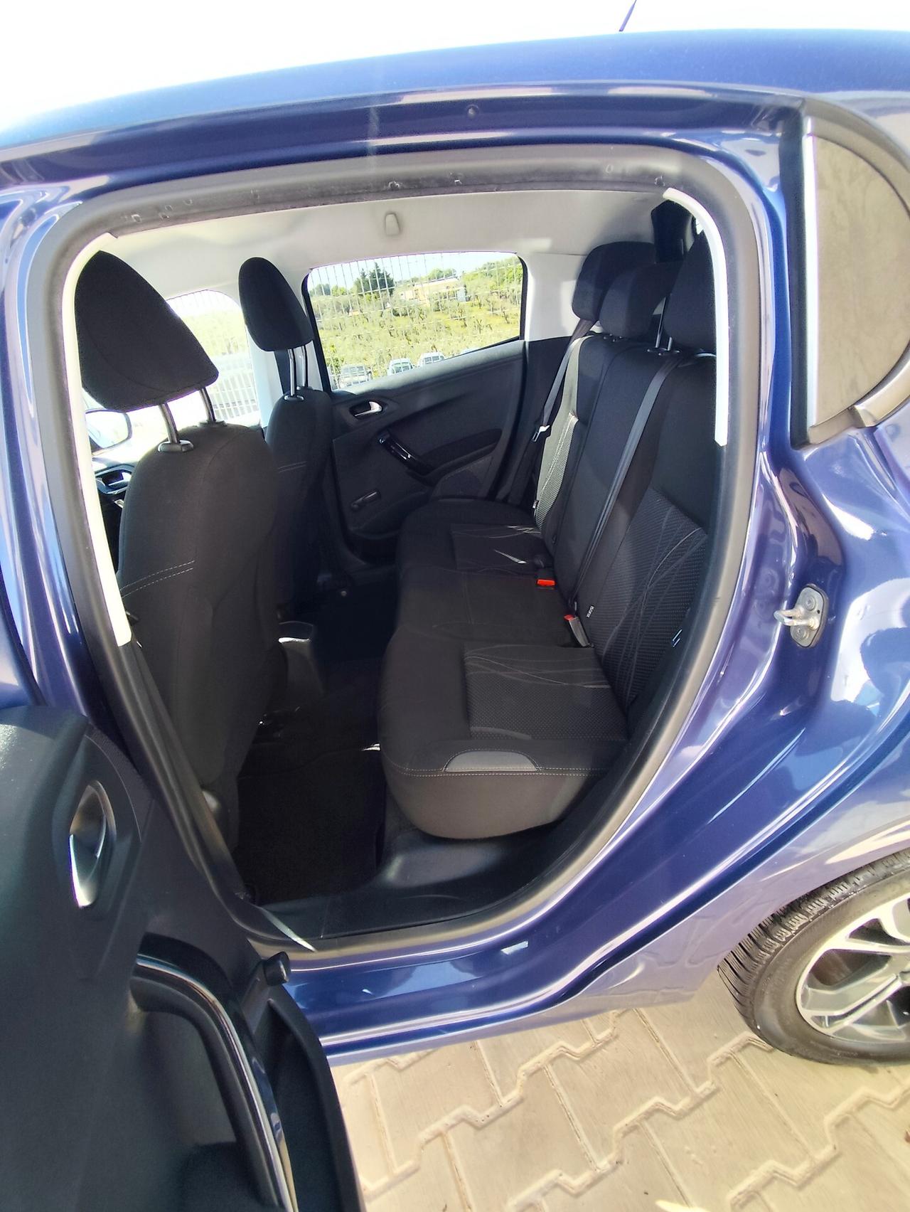 Peugeot 208 1.4 HDi 68 CV 5 porte Allure