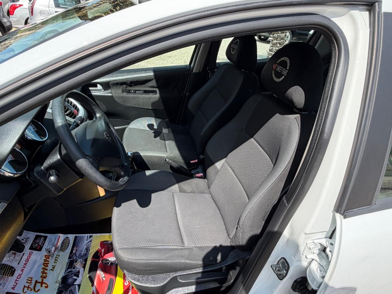 Peugeot 207 1.4 HDi 70CV 5p. Allure