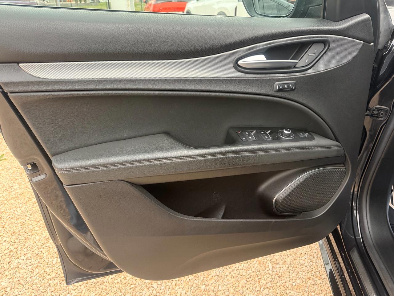 Alfa Romeo Stelvio 2.2 Turbodiesel 210 CV AT8 Q4 Veloce TOTAL BLACK