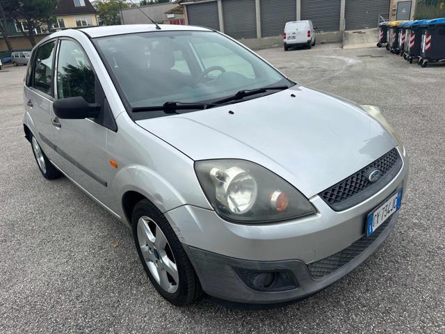 FORD Fiesta 1.4 TDCi 5p. Ghia senza nessun lavoro da fare