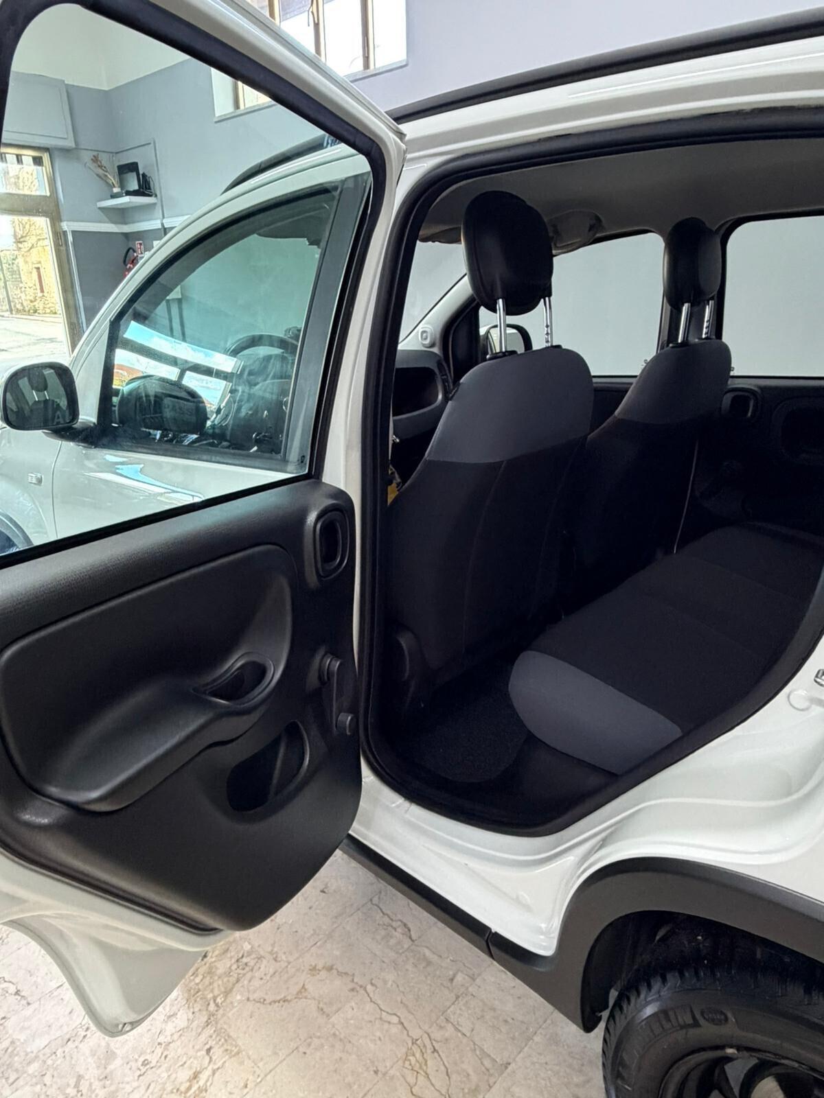 Fiat Panda 1.3 MJT 95 CV 4x4 IVA ESPOSTA