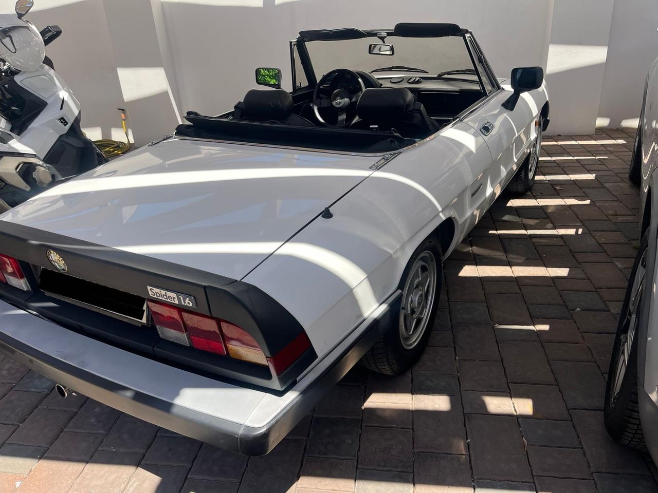 Alfa Romeo Spider 1.6