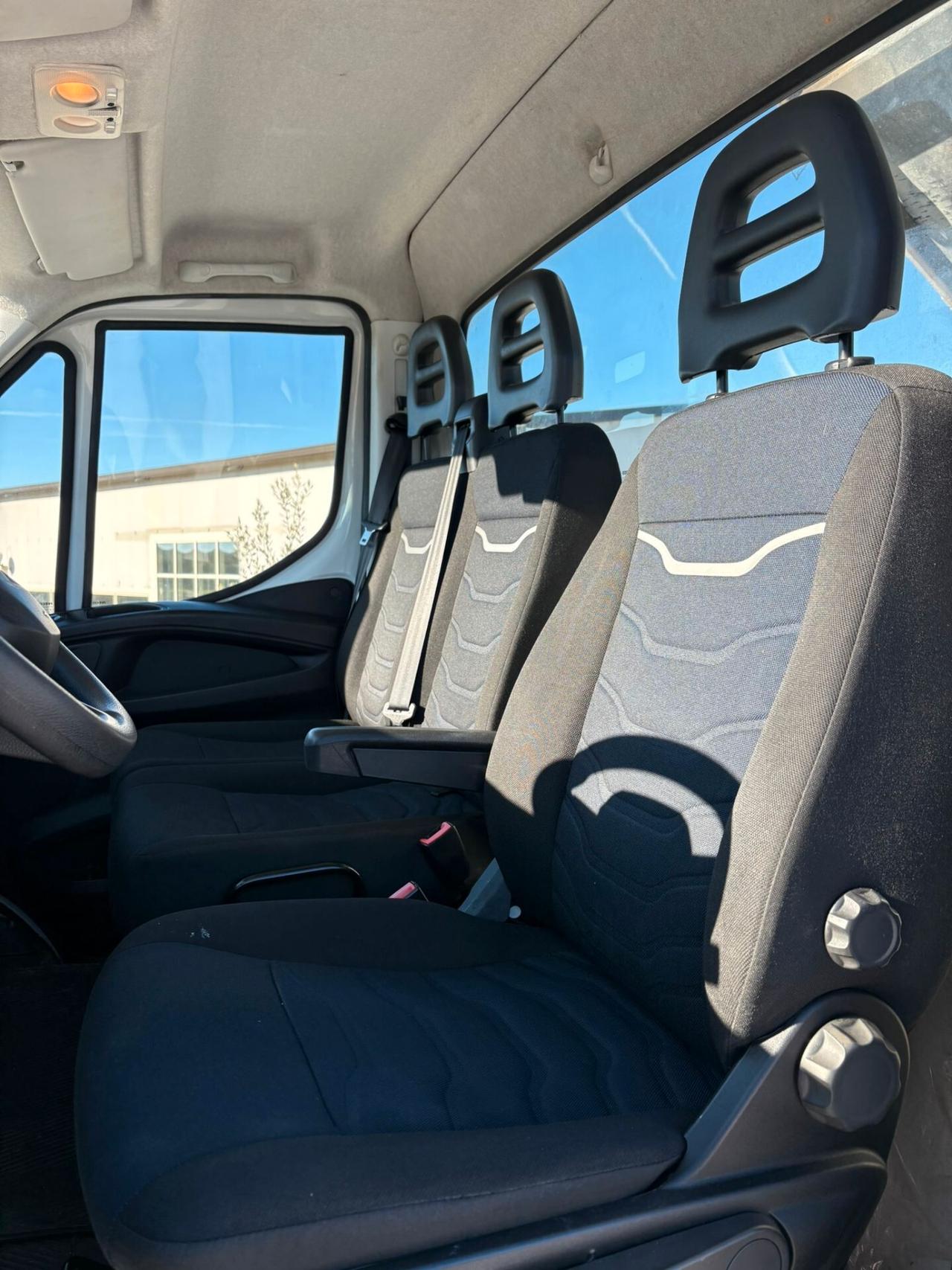Iveco Daily RIBALTABILE TRILATERALE 35C12