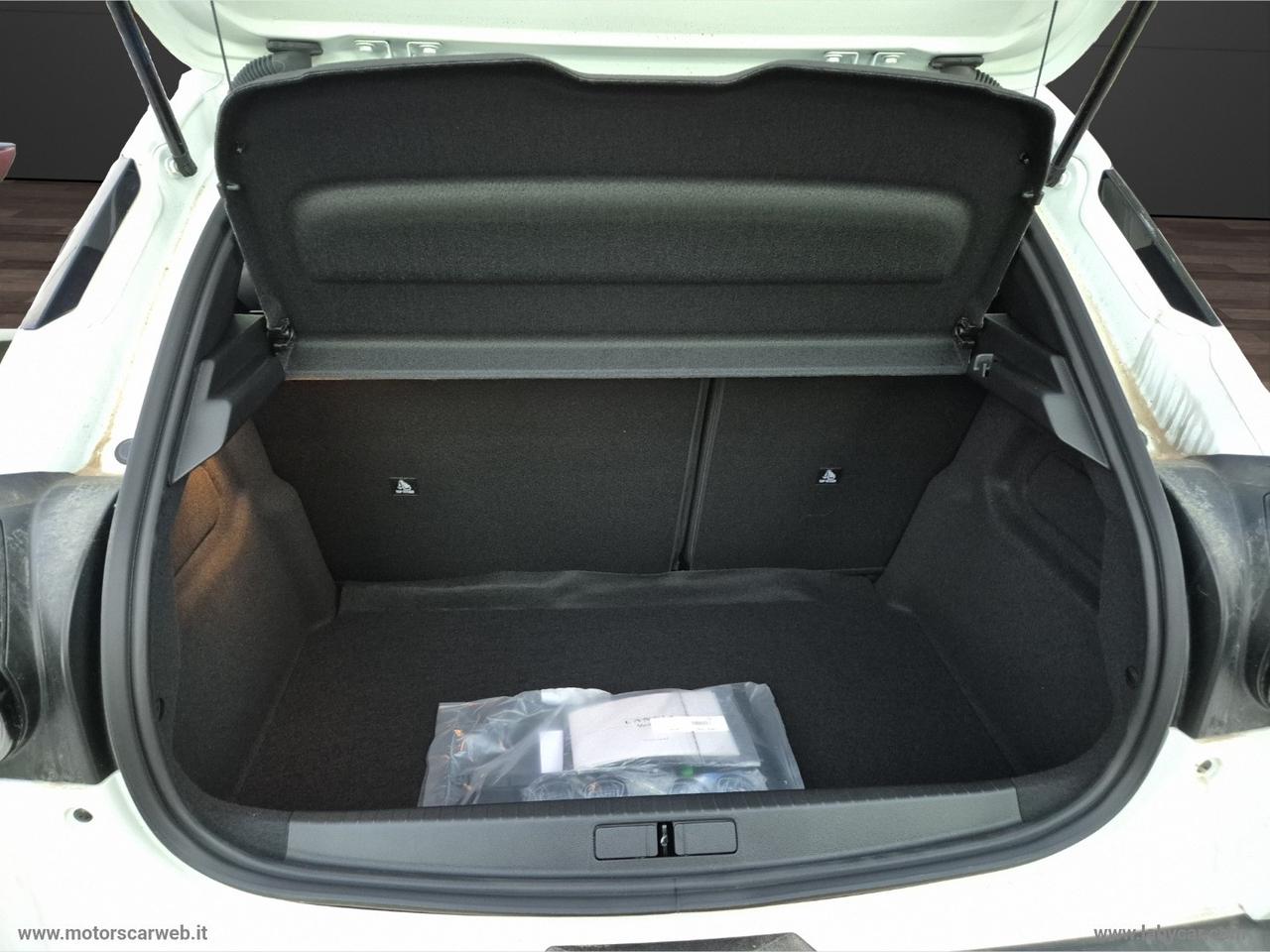 LANCIA Ypsilon Hybrid e-DCT