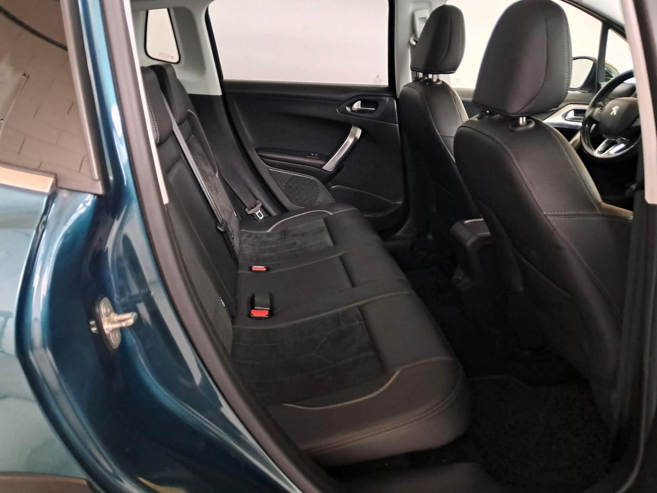 Peugeot 2008 BlueHDi 120 S&S Crossway