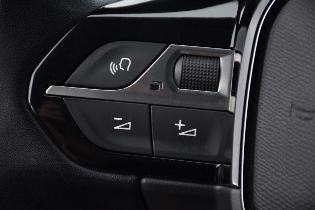 PEUGEOT 2008 BlueHDi 130 S&S EAT8 Allure