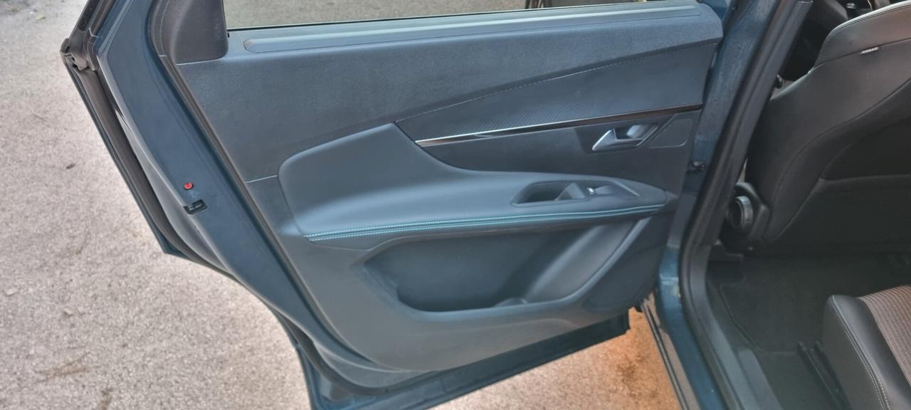 Peugeot 5008 BlueHDi 130 S&S Allure