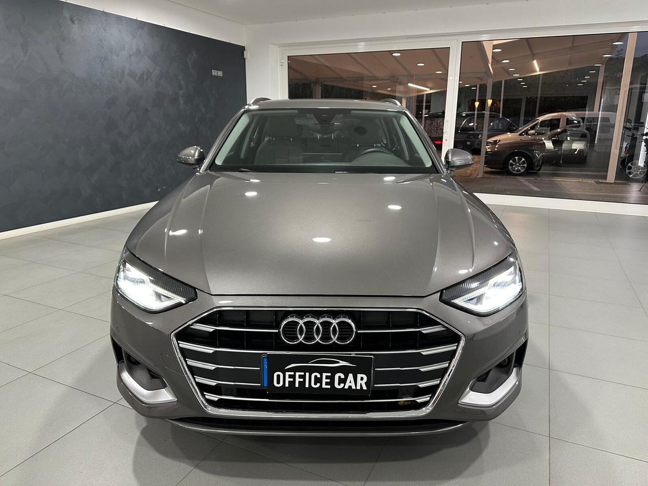 Audi A4 Avant 30 2.0 tdi s-tronic