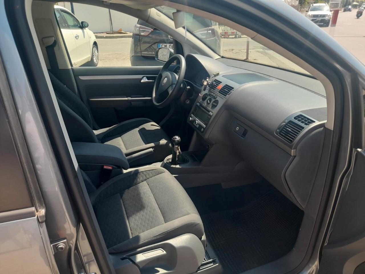 Volkswagen Touran 1.9cc diesel(PRIVATO)-2007
