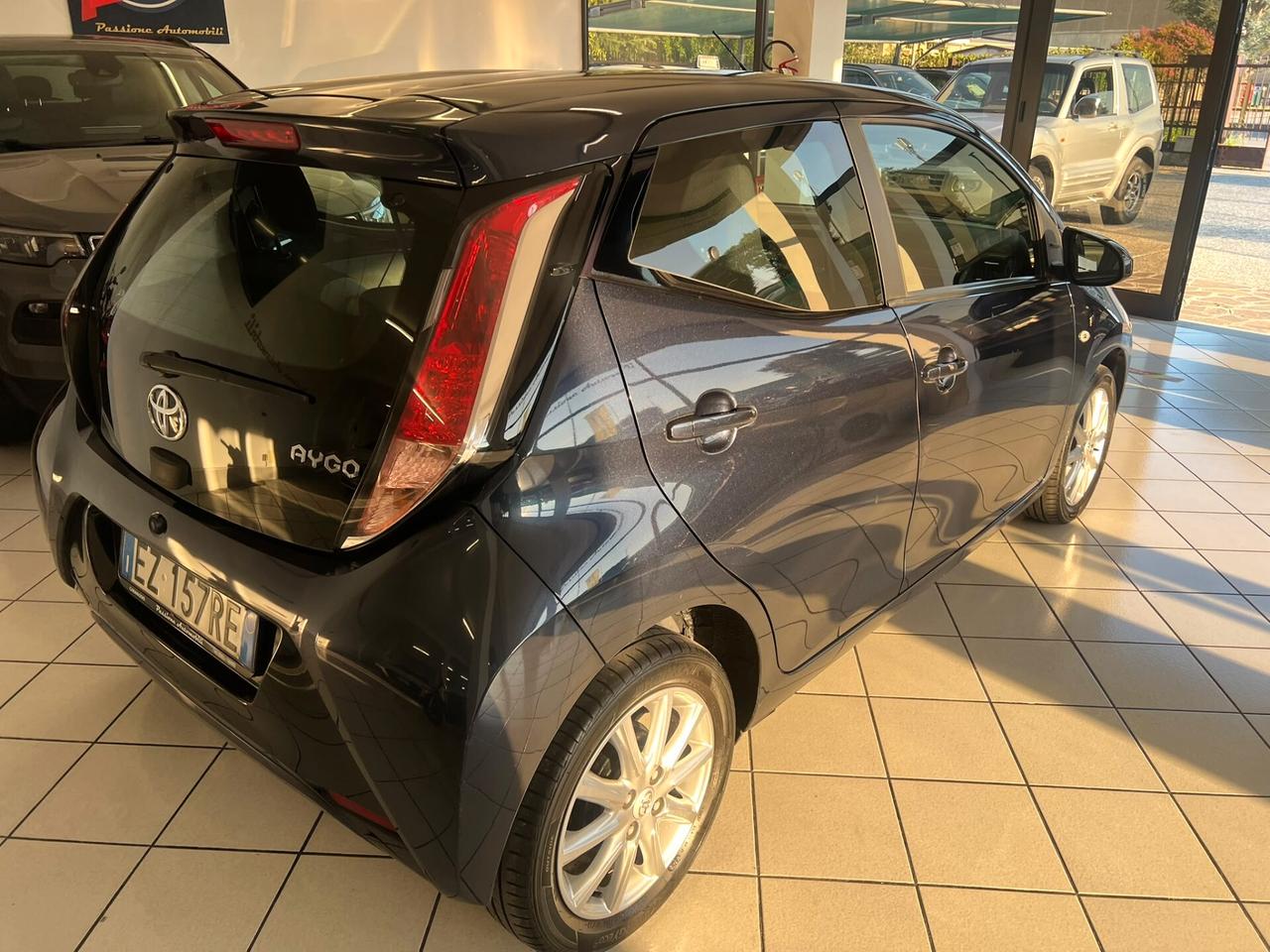 Toyota Aygo 1.0 VVT-i 69 CV 5 porte x-clusiv