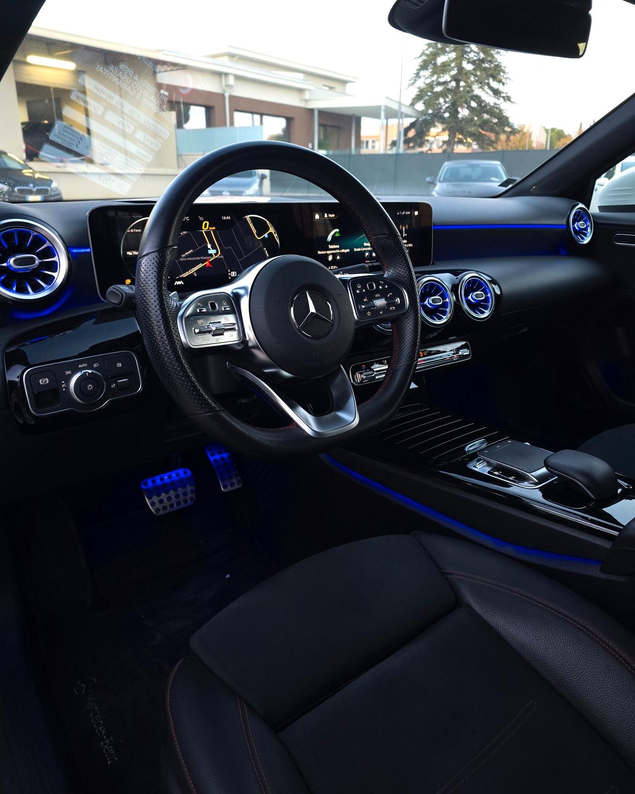 Mercedes A180 Premium AMG BlackNight UNICA