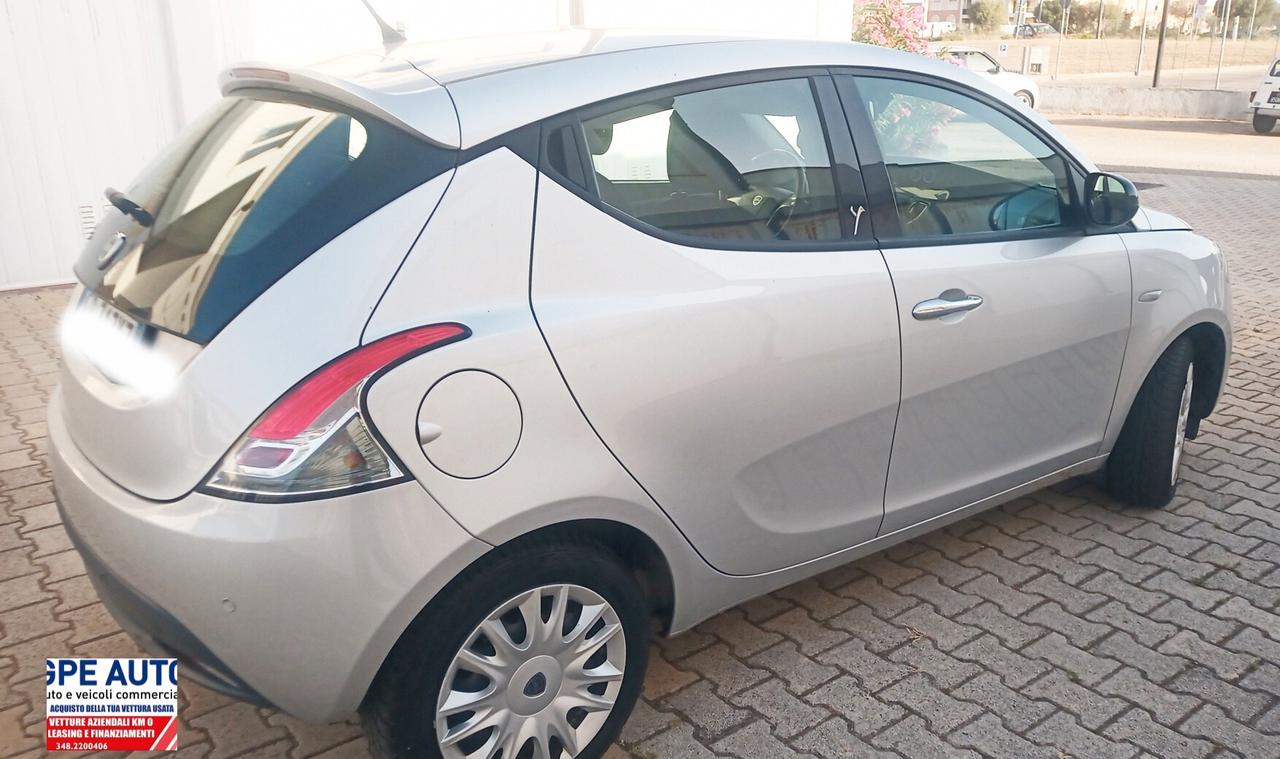 Lancia Ypsilon 1.2 69 CV 5 porte Platinum