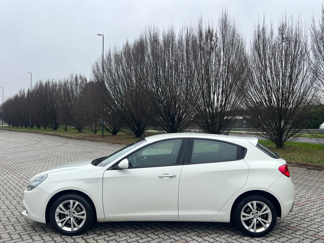 Alfa Romeo Giulietta 1.6 JTDm-2 105 CV Distinctive
