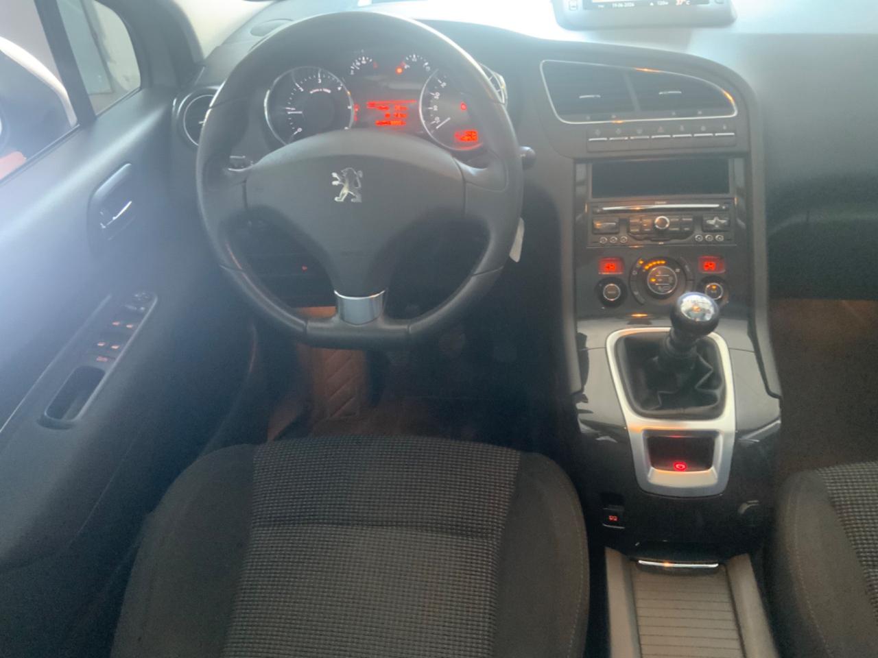 Peugeot 5008 2.0 HDi 150CV Féline