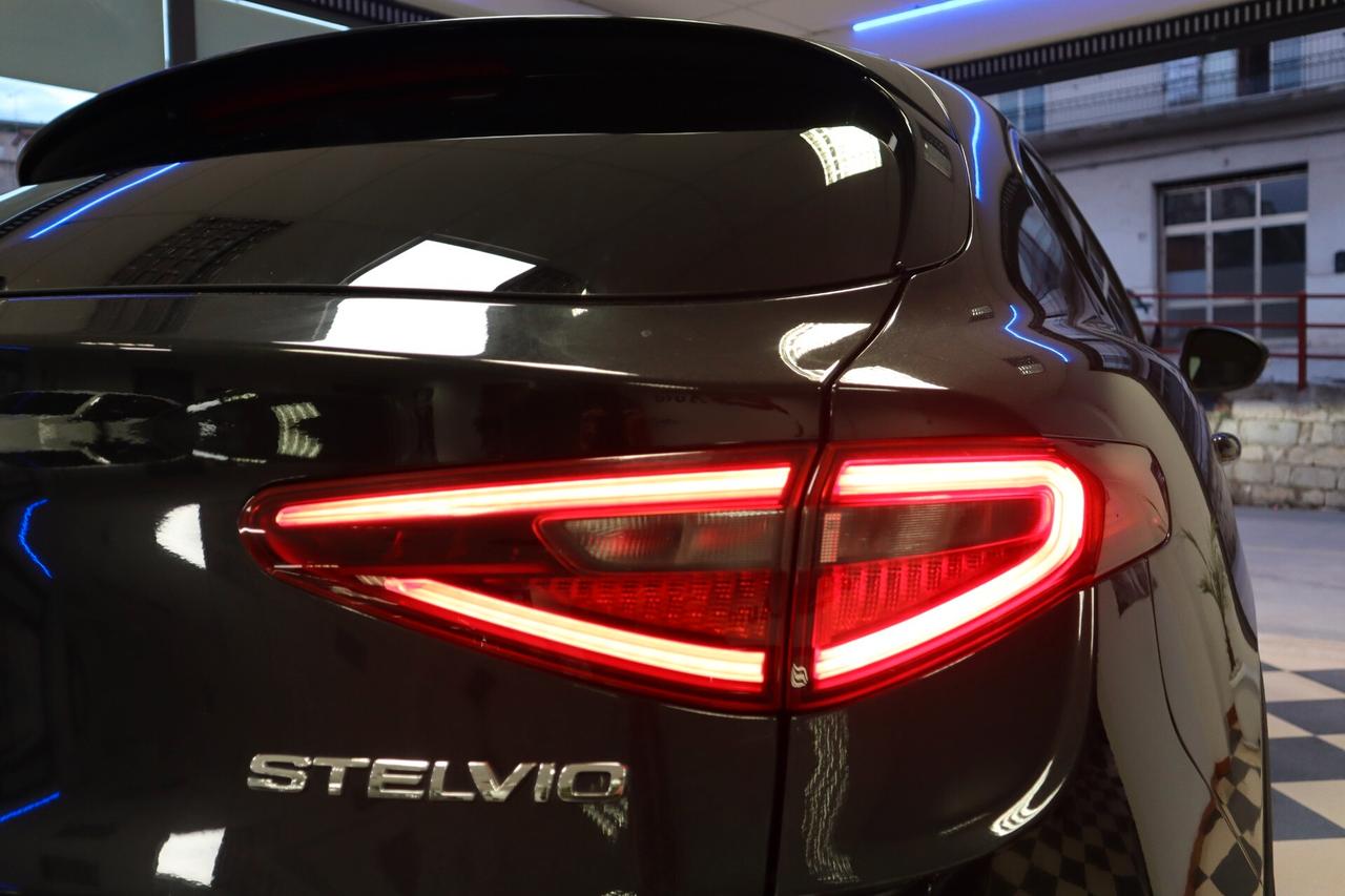 Alfa Romeo Stelvio 2.2 Turbodiesel 210 CV AT8 Q4 Super