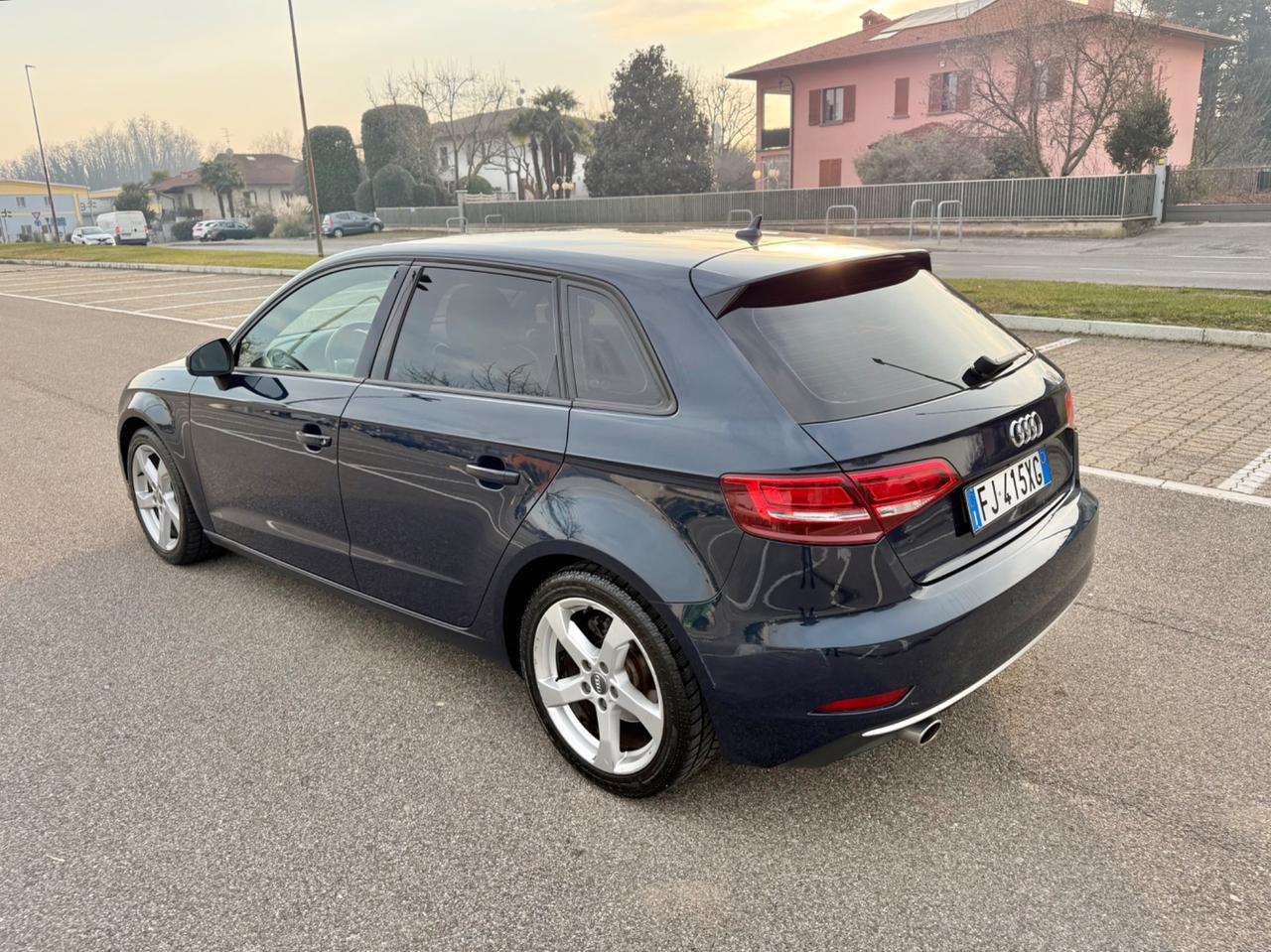 Audi A3 SPB 1.6 TDI S tronic*Navi*Led*Xenon