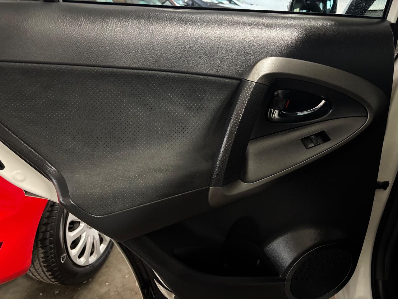 Toyota RAV 4 Crossover 2.2 D-Cat AUTOMATIC