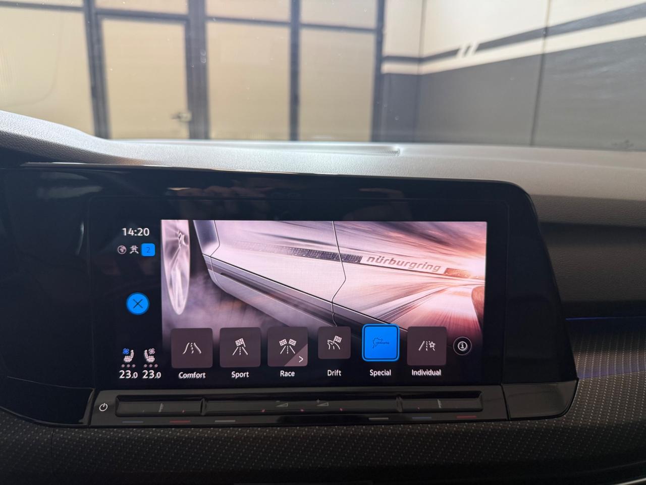 Volkswagen Golf R 4Motion Performance Akrapovic