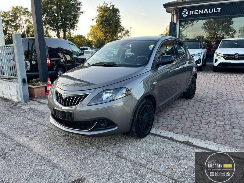 Lancia Ypsilon Ypsilon 1.0 FireFly 5 porte S&S Hybrid Ecochic Silver