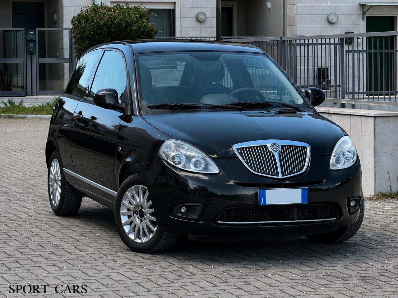 Lancia Ypsilon 1.3 MJT 75 CV Unyca