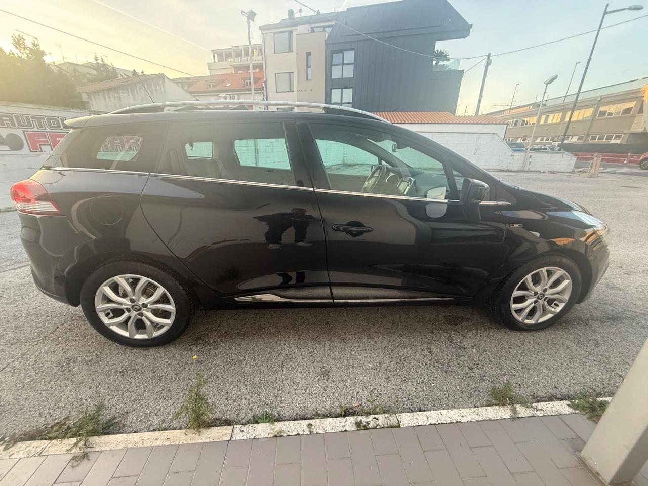 Renault Clio Sporter dCi 8V 75 CV Moschino Zen