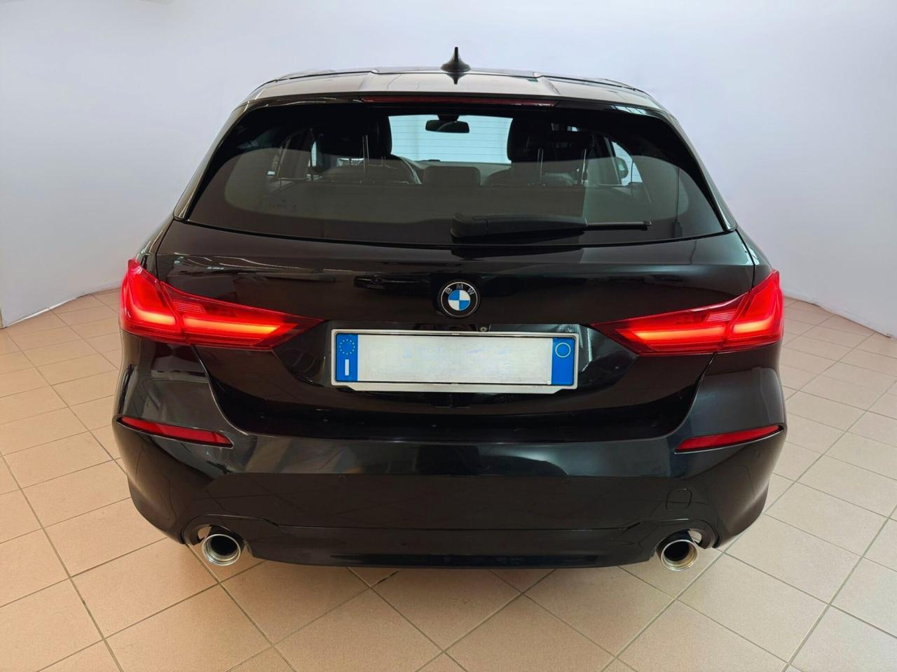 Bmw 118 118d 5p. Business Advantage