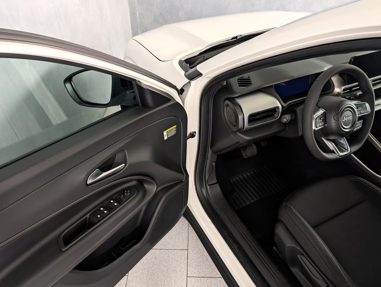 Jeep Avenger 1.2 Turbo E-Hybrid 110cv eDCT6 Altitude