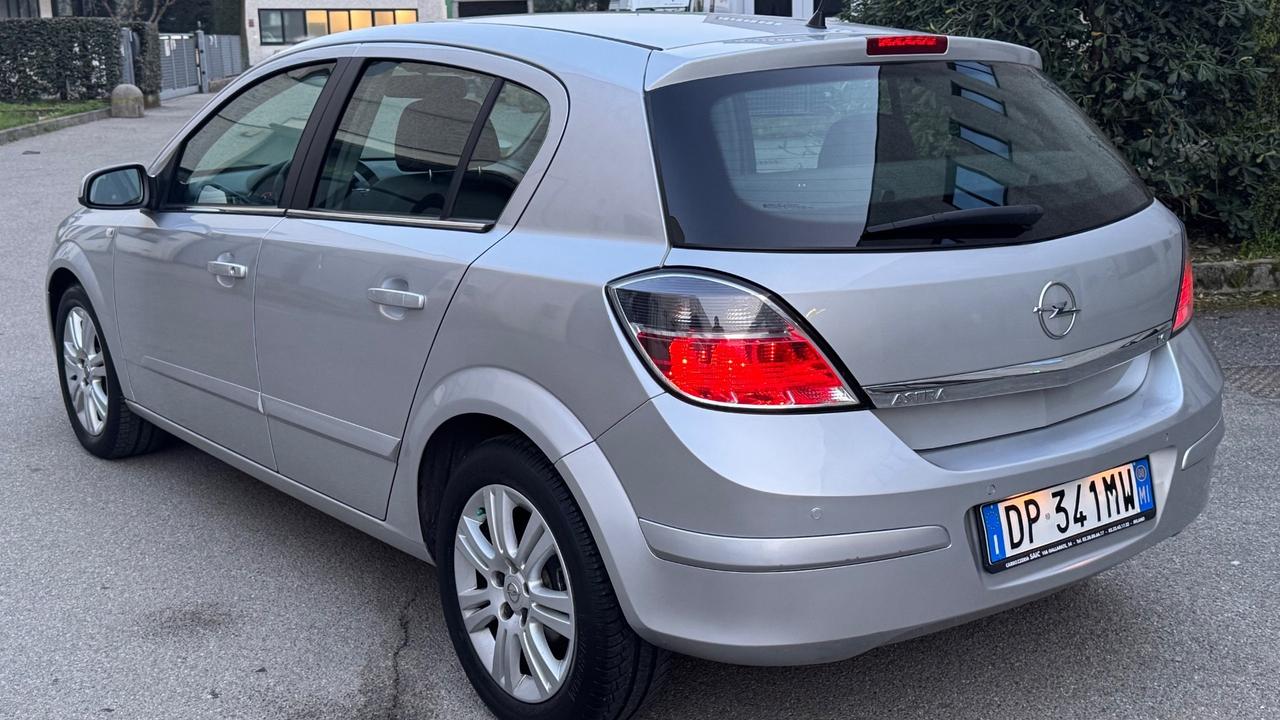 Opel Astra 1.6 T 16V 5 porte Cosmo Unico Proprietario del 44