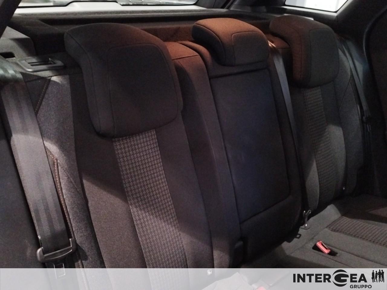 PEUGEOT 3008 1.5 bluehdi Active Business s&s 130cv