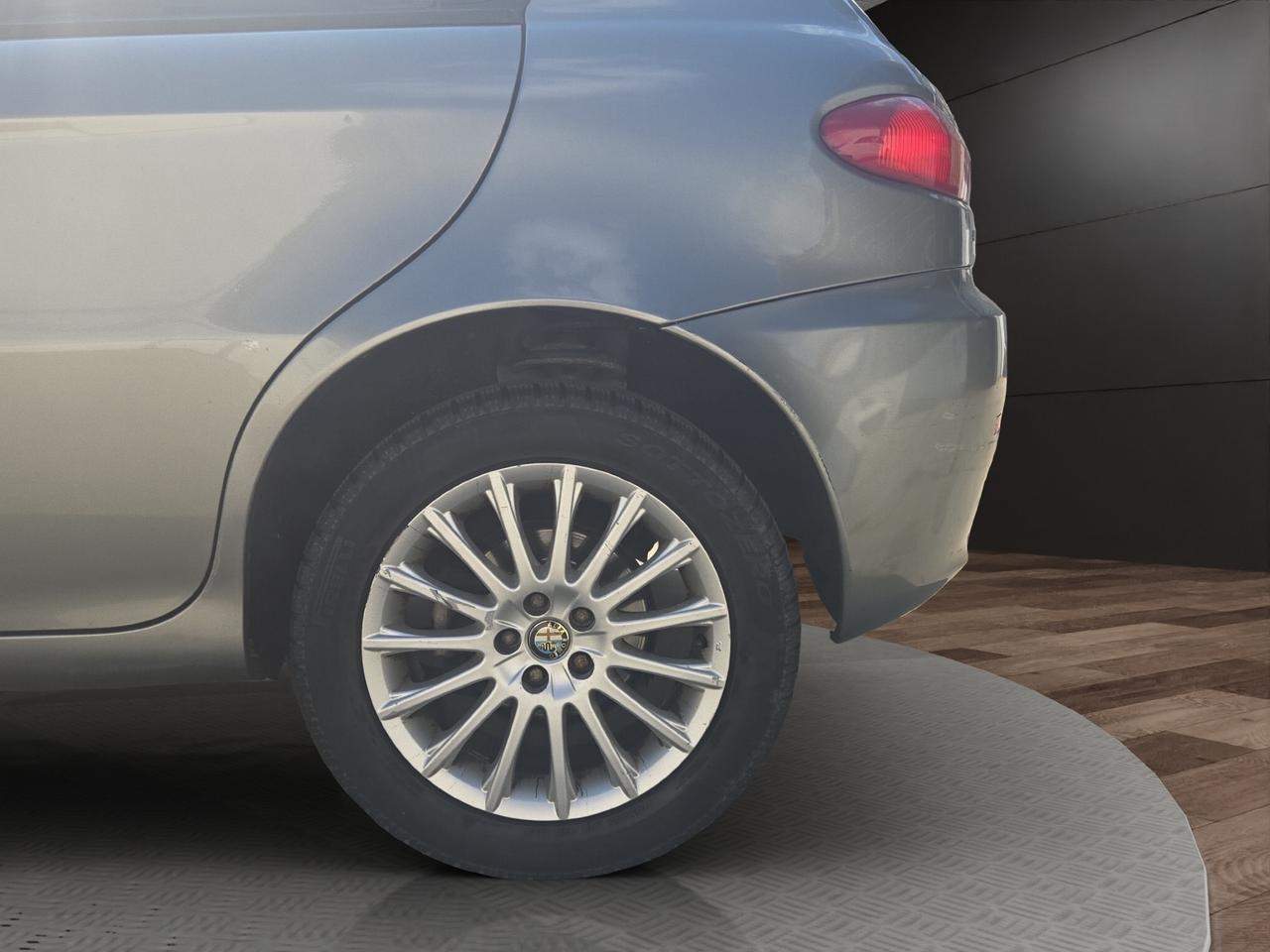 Alfa Romeo 147 - 5 Porte 5p 1.9 jtd Murphy&Nye 120cv