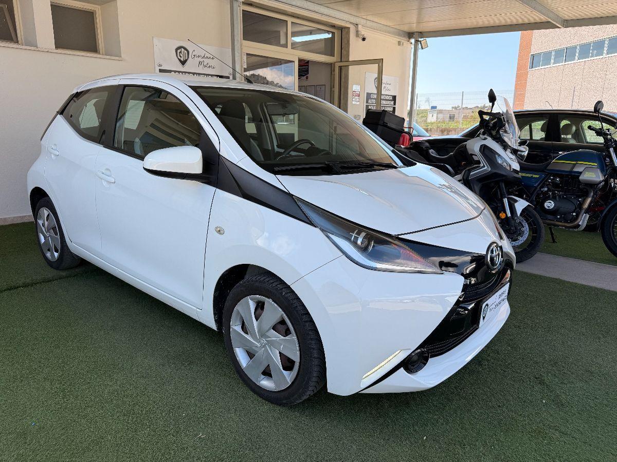 TOYOTA - Aygo 5p 1.0 x-play my15
