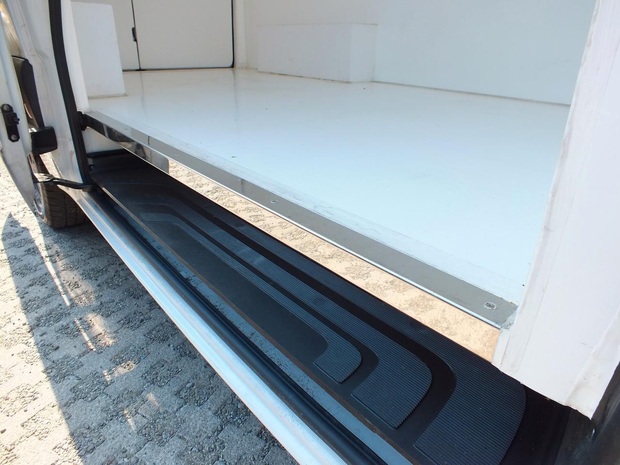 M.B SPRINTER AUTOMATICO COIBENTATO FRIGO 0-4 GRADI