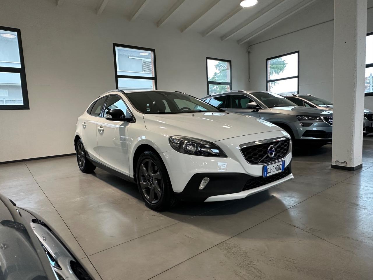 Volvo V40 Cross Country D2 1.6 Powershift Momentum N1