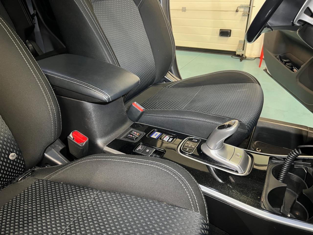 Mitsubishi Outlander 2.4 MIVEC 4WD PHEV Instyle Plus SDA