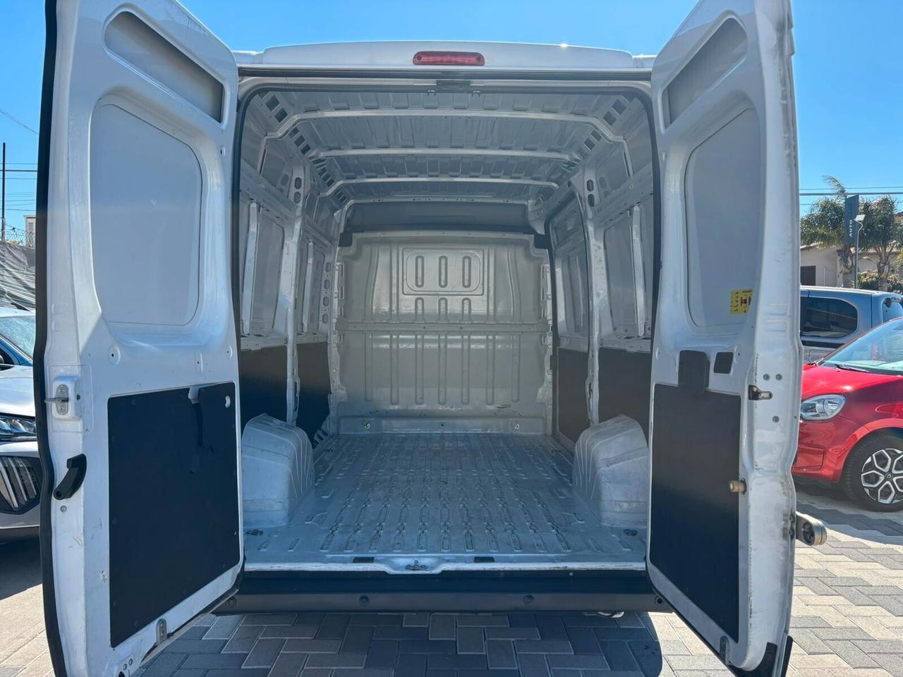 Peugeot Boxer 2.2 BlueHDi 140CV L2H2