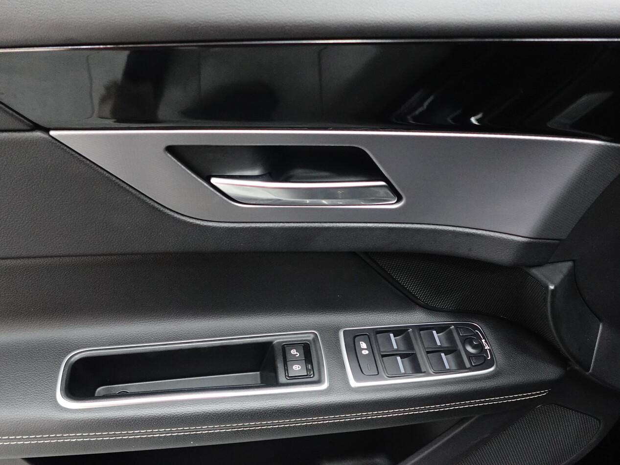 Jaguar XF 2.0d 180 CV R-SPORT
