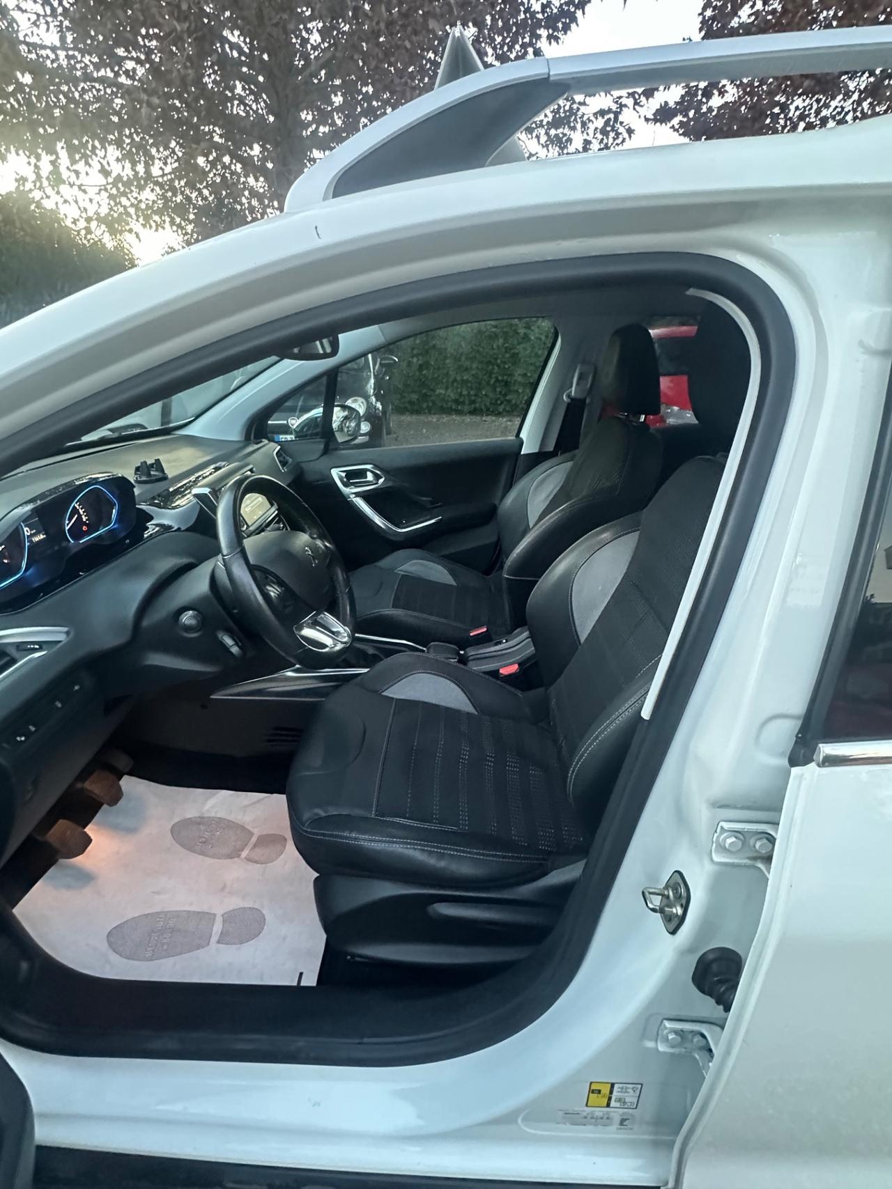 Peugeot 2008 PureTech 82 Allure