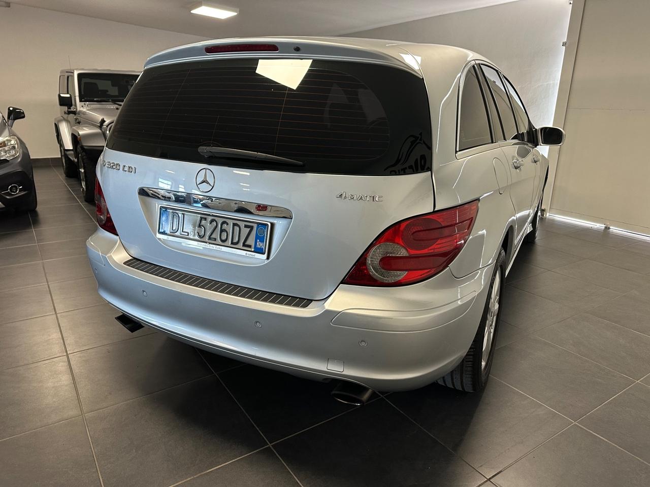 MERCEDES-BENZ R 320CDI 224CV 4 MATIC 6 POSTI