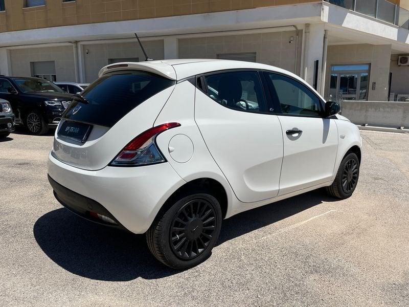 Lancia Ypsilon 1.2 69 CV 5 porte GPL Ecochic Silver