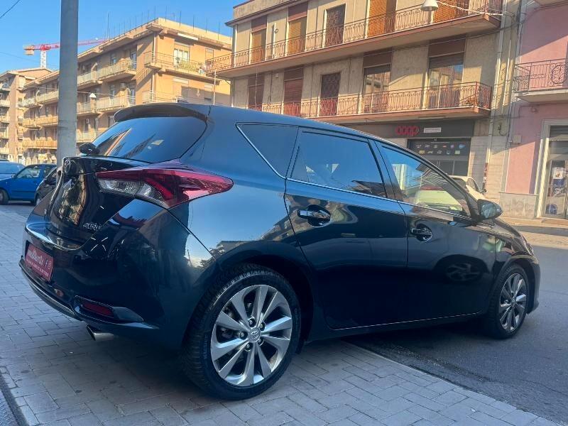 Toyota Auris 1.6 D-4D Lounge